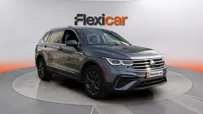 Begagnad VW Tiguan Life 150 HK (110 kW) 2023 Grå SUV