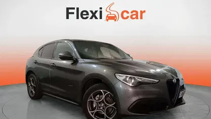 Usado Alfa Romeo Stelvio Sprint 190 CV (139 kW) 2022 Gris SUV