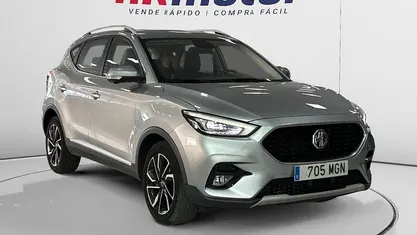 Käytetty MG ZS Luxury 107 HP (78 kW) 2023 Valkoinen Katumaasturi