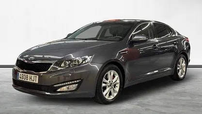 Usado Kia Optima 136 CV (100 kW) 2012 Gris / plata Berlina