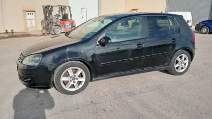 Usado VW Golf V Sportline 140 CV (102 kW) 2007 Negro Utilitario