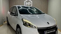 Blanco Usado 2017 Peugeot 208 Active Utilitario | 7990 € (Precio justo)