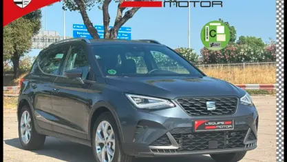 Usado Seat Arona FR 115 CV (84 kW) 2025 Gris / plata SUV