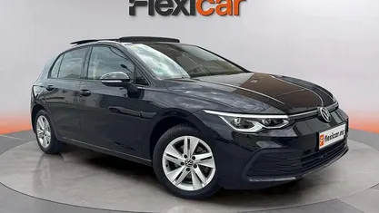 Negro Usado 2021 VW Golf Life Berlina | 20.490 € (Super precio)