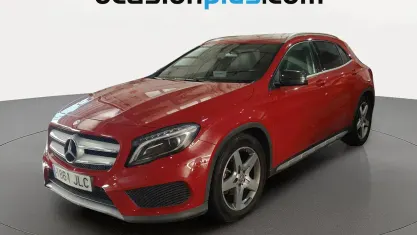 Usado Mercedes GLA200 AMG line 136 CV (100 kW) 2016 Rojo SUV