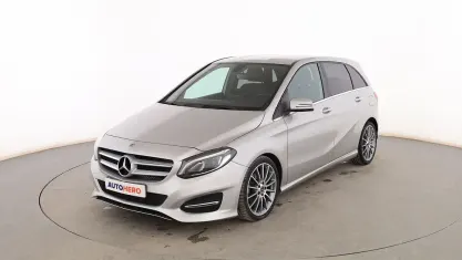 Usado Mercedes B200 Urban 135 CV (99 kW) 2019 Gris Monovolumen