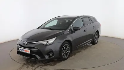 Usado Toyota Avensis Advance 143 CV (105 kW) 2016 Gris Familiar