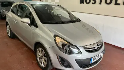 Usado Opel Corsa Expression 100 CV (73 kW) 2012 Gris Utilitario