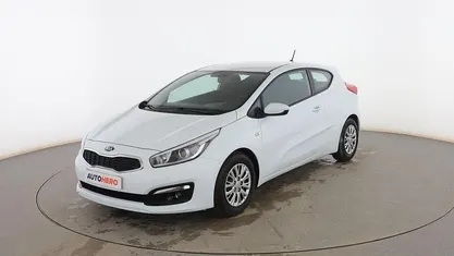 Usado Kia Ceed 100 CV (73 kW) 2017 Blanco Utilitario