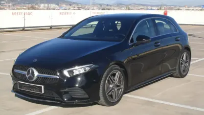 Usado Mercedes A180 116 CV (85 kW) 2022 Negro Utilitario