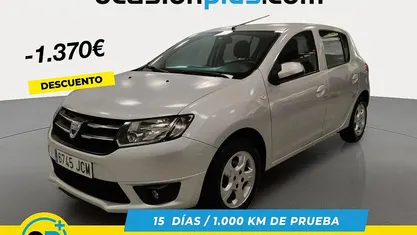 Gris plata Usado 2015 Dacia Sandero Lauréate Utilitario | 6620 € (Buen precio)