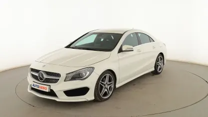 Usado Mercedes CLA200 AMG line 155 CV (114 kW) 2015 Blanco Coupe