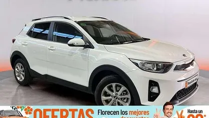 Usado Kia Stonic 84 CV (61 kW) 2019 Blanco SUV