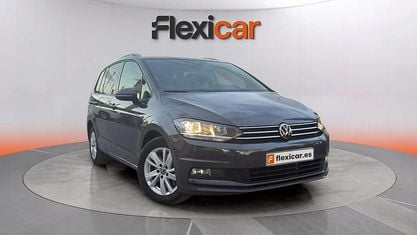 Usado VW Touran Advance 122 CV (89 kW) 2023 Azul Monovolumen