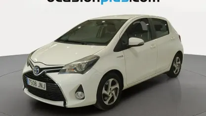 Usado Toyota Yaris Active 100 CV (73 kW) 2016 Blanco Utilitario