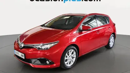 Usado Toyota Auris Active 116 CV (85 kW) 2016 Rojo Utilitario
