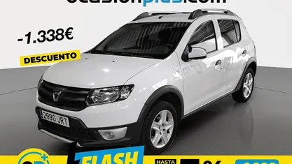 Usado Dacia Sandero Stepway 90 CV (66 kW) 2016 Blanco Utilitario
