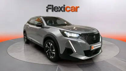 Usado Peugeot 2008 Active 131 CV (96 kW) 2023 Gris SUV