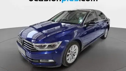 Usado VW Passat Advance 150 CV (110 kW) 2019 Azul Berlina