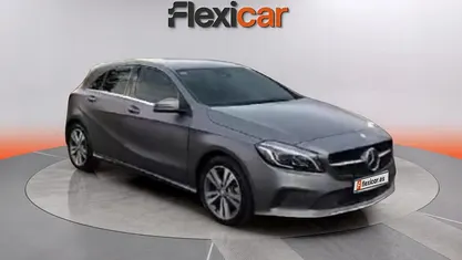 Usado Mercedes A220 Style 177 CV (130 kW) 2016 Gris Utilitario