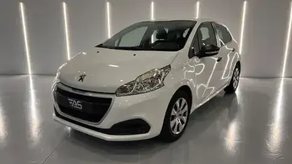 Usado Peugeot 208 Access 82 CV (60 kW) 2016 Blanco Utilitario