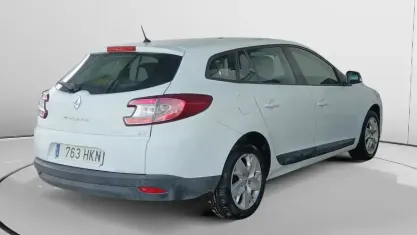 Begagnad Renault Mégane 90 HK (66 kW) 2012 Vit Sedan