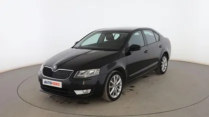 Usado Skoda Octavia Ambition 105 CV (77 kW) 2015 Berlina