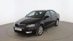 Negro Usado 2015 Skoda Octavia Ambition Berlina | 10.499 € (Precio justo)