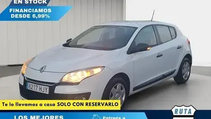 Käytetty Renault Mégane Authentique 110 HP (80 kW) 2012 Valkoinen Sedan