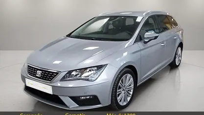 Usado Seat Leon XCELLENCE 130 CV (95 kW) 2020 Gris / plata Familiar