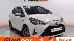 Usado 2017 Toyota Yaris Hybrid Active Utilitario | 10.990 € (Precio justo)