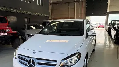 Usado Mercedes B180 109 CV (80 kW) 2015 Blanco Monovolumen