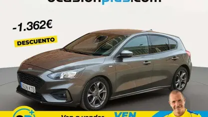 Usado Ford Focus ST-Line 120 CV (88 kW) 2019 Gris Utilitario