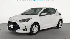 Blanco Usado 2023 Toyota Yaris Active Utilitario | 14.991 € (Precio justo)