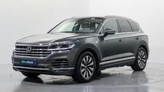 Gris / plata Usado 2021 VW Touareg Elegance SUV | 47.990 € (Precio justo)