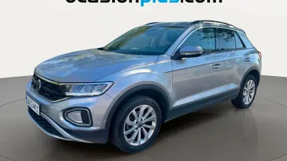 Usado VW T-Roc Life 110 CV (80 kW) 2024 Gris plata SUV