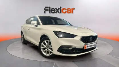 Käytetty Seat Leon Style 116 HP (85 kW) 2021 Valkoinen Viistoperä