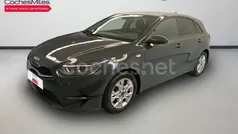 Gris Usado 2023 Kia Ceed Berlina | 17.690 € (Precio justo)