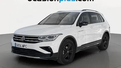Käytetty VW Tiguan Sportline 150 HP (110 kW) 2024 Valkoinen Katumaasturi