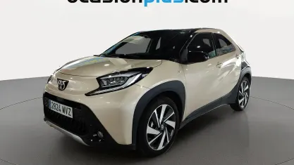 Usado Toyota Aygo X 72 CV (52 kW) 2024 Beige SUV