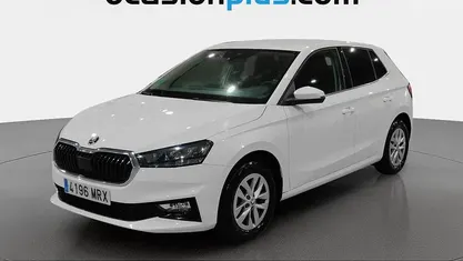 Blanco Usado 2024 Skoda Fabia Selection Utilitario | 14.591 € (Precio justo)