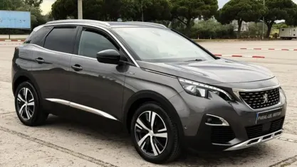 Usado Peugeot 3008 GT-line 165 CV (121 kW) 2017 Gris / plata SUV