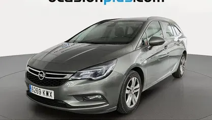 Usado Opel Astra Selective 150 CV (110 kW) 2019 Gris Monovolumen