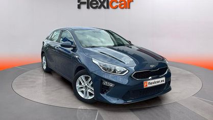 Usado Kia Ceed 100 CV (73 kW) 2019 Azul Utilitario