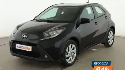 Usado Toyota Aygo X Play 72 CV (52 kW) 2022 Negro SUV