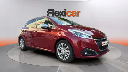 Usado Peugeot 208 Allure 82 CV (60 kW) 2017 Rojo Utilitario