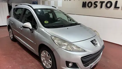Gris Usado 2010 Peugeot 207 Familiar | 3995 € (Precio justo)