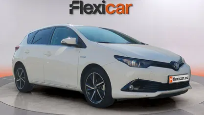 Usado Toyota Auris Hybrid Active 99 CV (72 kW) 2018 Berlina