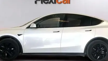 Käytetty Tesla Model Y Performance 360 kW (490 HP) 2022 Valkoinen Katumaasturi