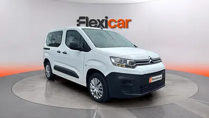 Usado Citroën Berlingo Feel 102 CV (75 kW) 2022 Blanco Monovolumen